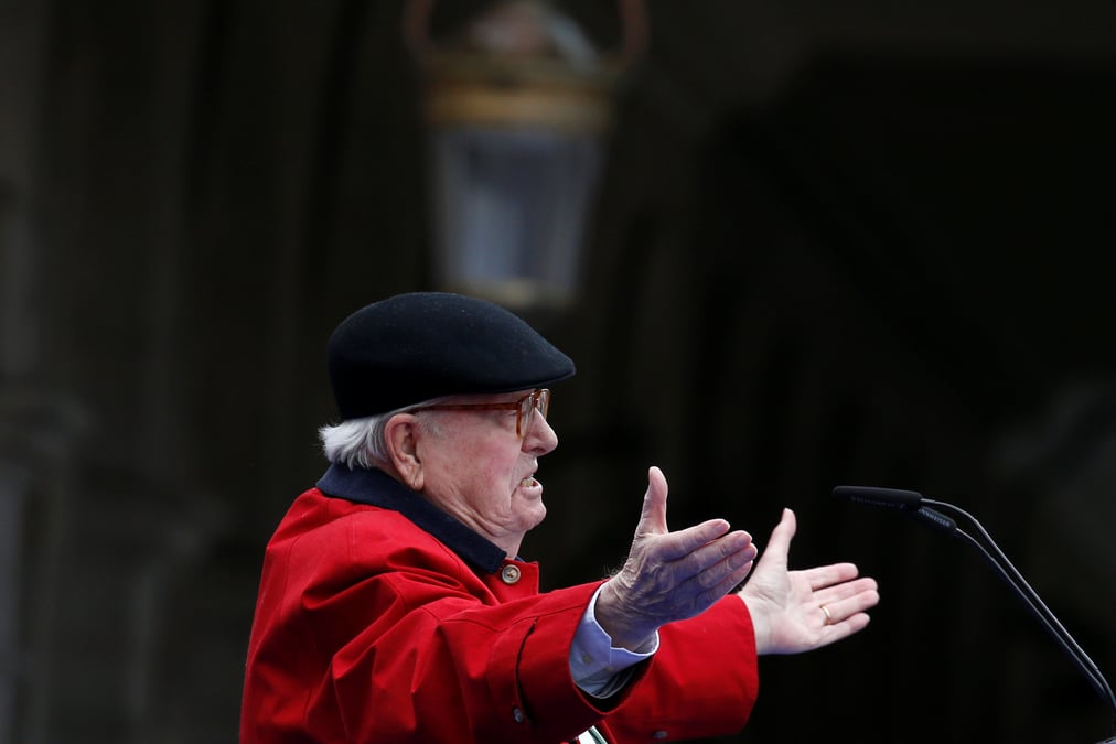 Jean-marie le pen appelle a voter pour sa fille