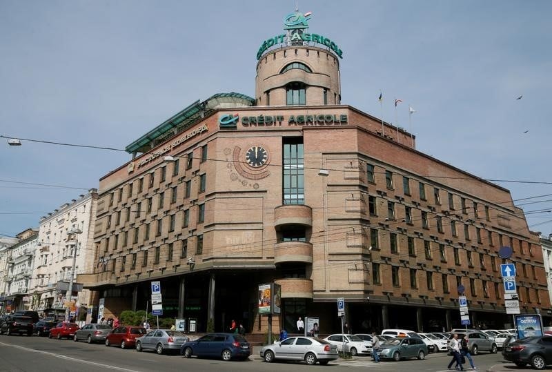 Rebond du credit agricole et du cac 40 a la mi-seance
