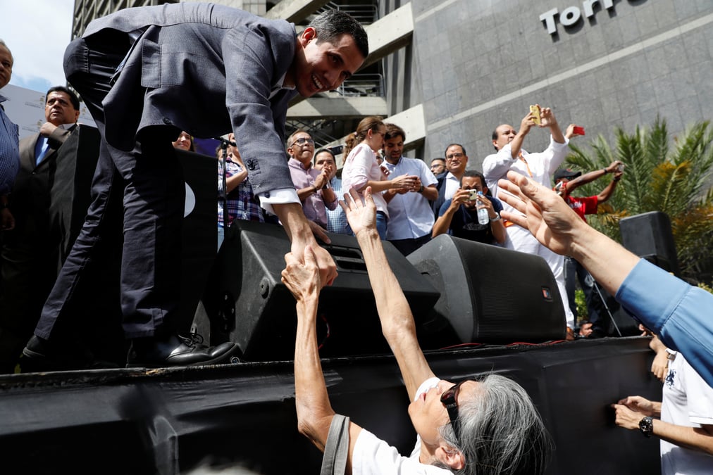 Venezuela: le chef du parlement se dit pret a assurer la presidence du pays