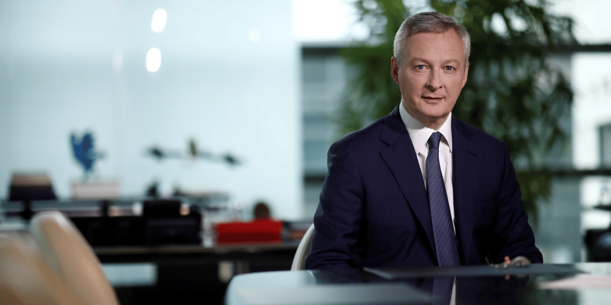Le ministre de l'Économie et des Finances Bruno Le Maire peu avant un interview télévisé, depuis Bercy