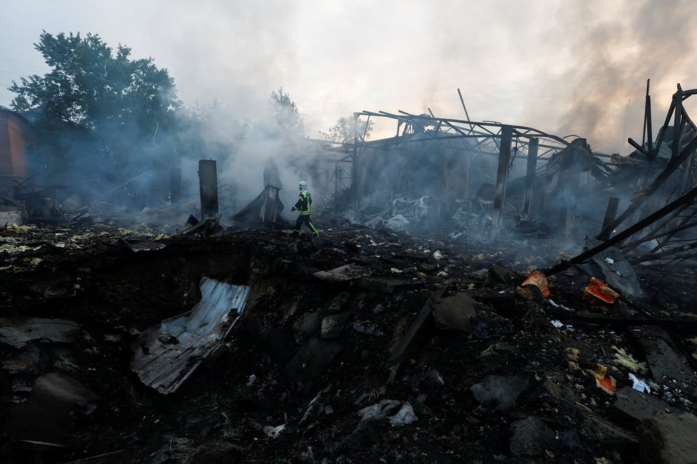 Photo des degats apres une serie d'attaques aeriennes russes a kyiv