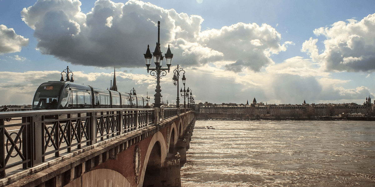 Bordeaux a reconduit ses trois députés sortants Thomas Cazenave, Nicolas Thierry et Loïc Prud'homme tandis que le front républicain a barré la route à l'extrême-droite dans le reste de la Gironde.