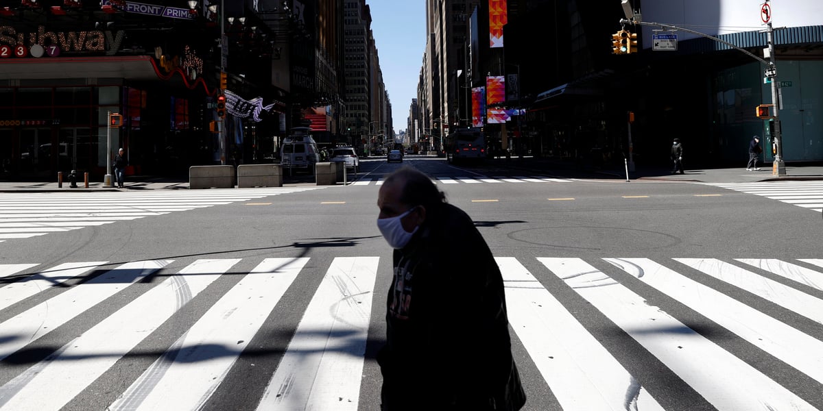 Aux Etats-Unis, après avoir ralenti ces trois derniers jours, le rythme de décès quotidiens est reparti à la hausse avec 2.333 décès supplémentaires en 24 heures. Selon plusieurs modèles épidémiologiques, la barre des 100.000 morts pourrait être atteinte d'ici début juin.