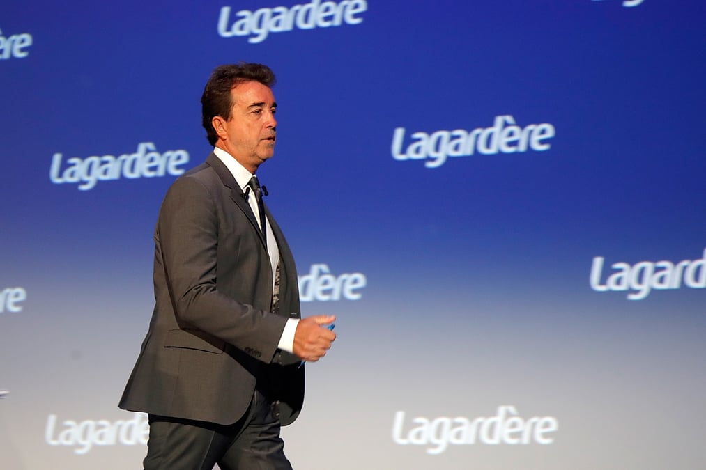 Pas de negociations sur une eventuelle cession au sein du groupe, dit arnaud lagardere