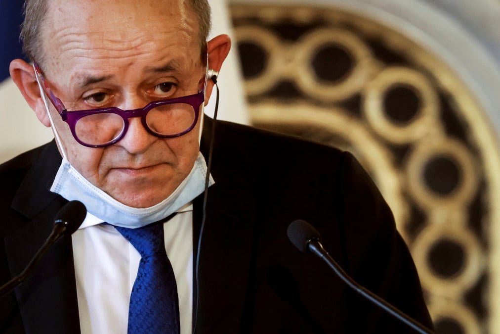 Coronavirus: le drian, cas contact, se place a l'isolement