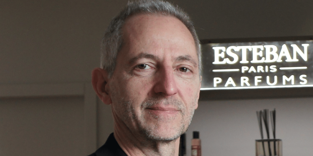 Dominique Alison, Pdg de l'entreprise héraultaise Esteban, fabricant de bougies et parfums d’intérieur.