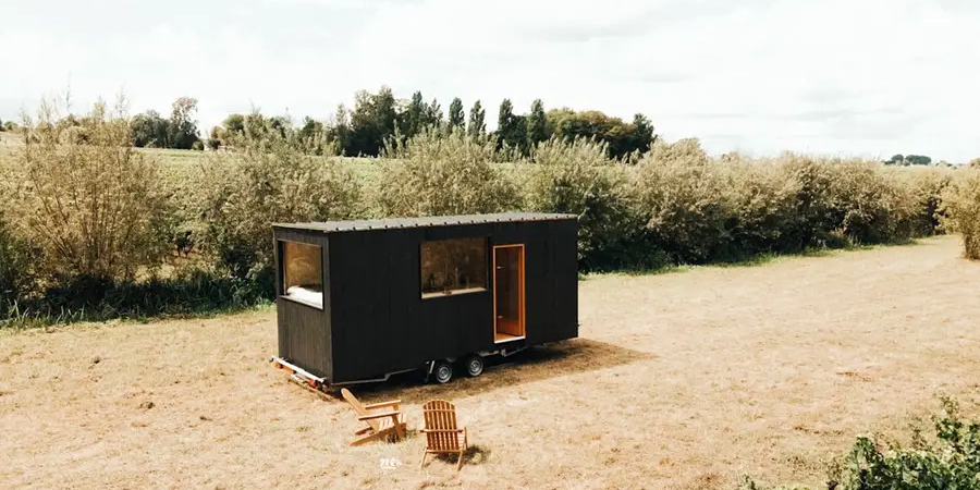 Un champ peut par exemple être loué pour accueillir un camping-car de passage ou une tiny house proposée à la location.