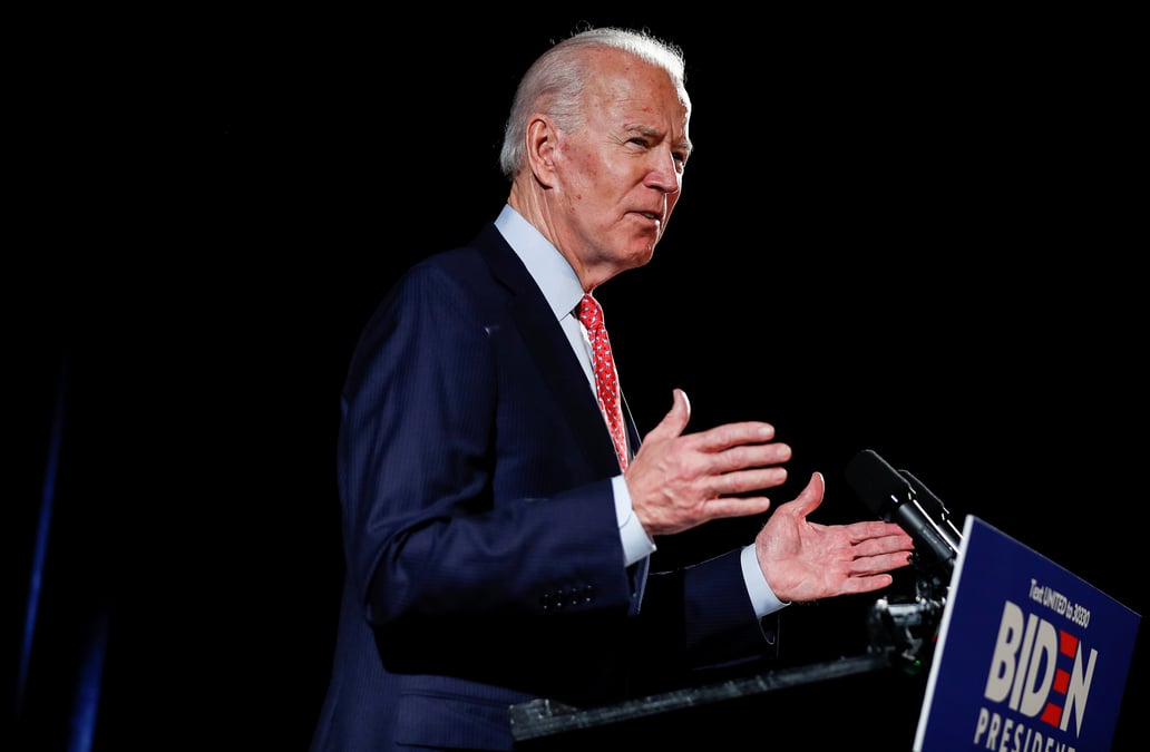 L'equipe de biden refute les accusations d'une ex-collaboratrice