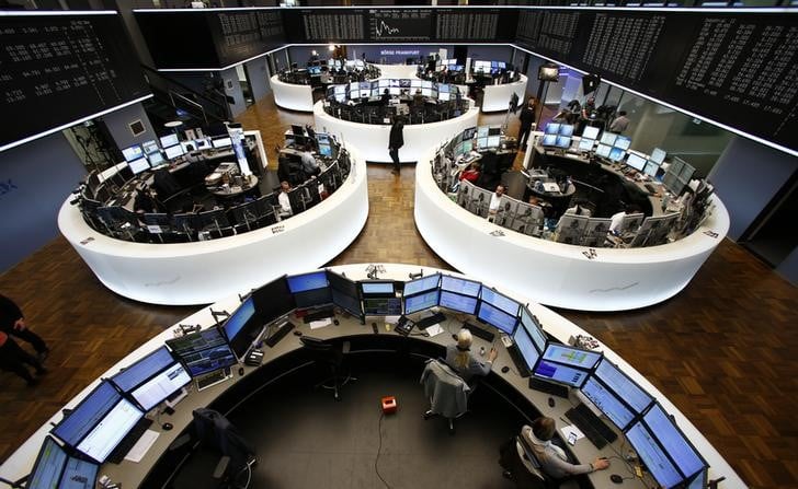 Les bourses europeennes en legere baisse a la mi-seance