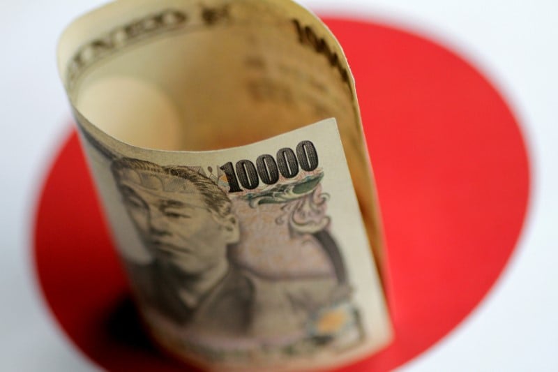 La boj laisse ses taux inchanges, se montre plus optimiste