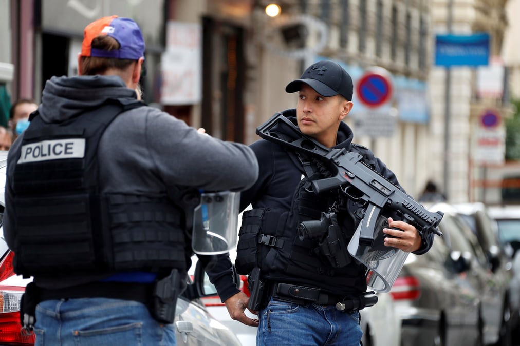France: vigipirate porte au niveau "urgence attentat" dans tout le pays