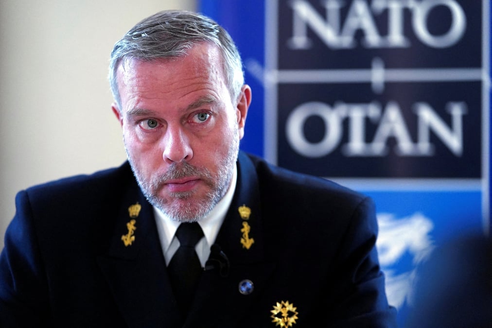 Le president du comite militaire de l'otan, rob bauer, lors d'une interview en estonie
