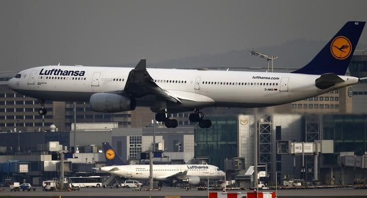 La Lufthansa pourrait lancer des vols long courrier "low cost"