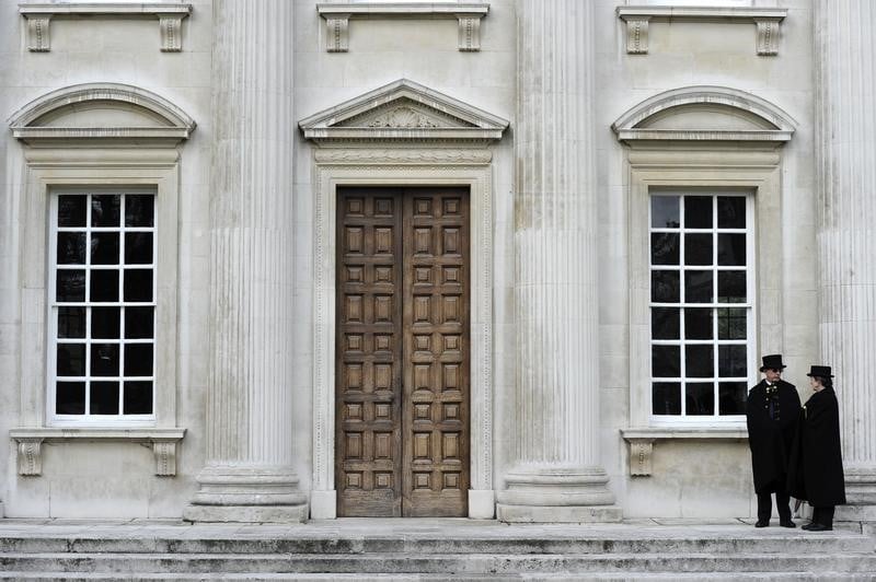 Cambridge refuse de restituer aux aborigenes des lances ramenees par james cook