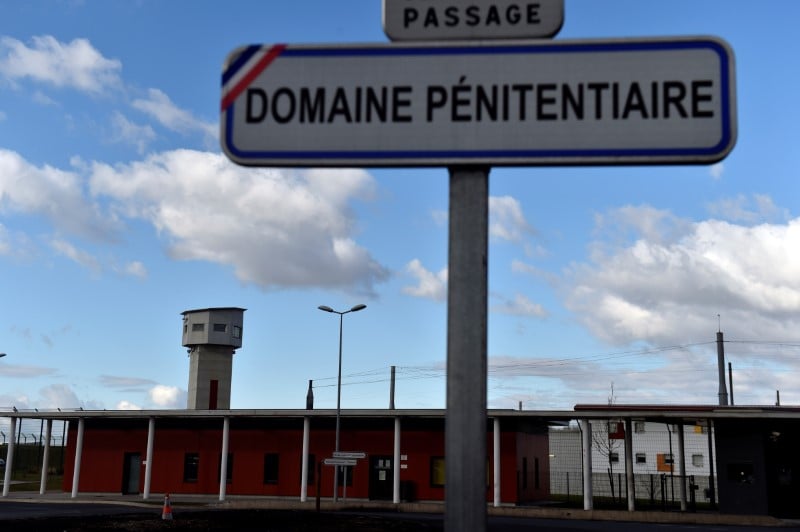 La situation s'est encore aggravee dans les prisons francaises, selon un rapport