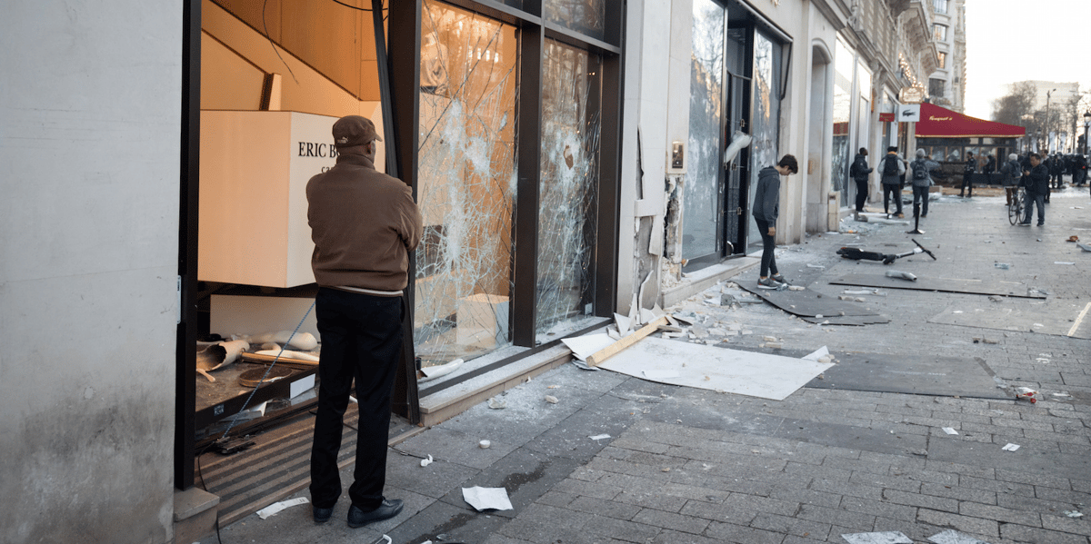 vitrines brisées
