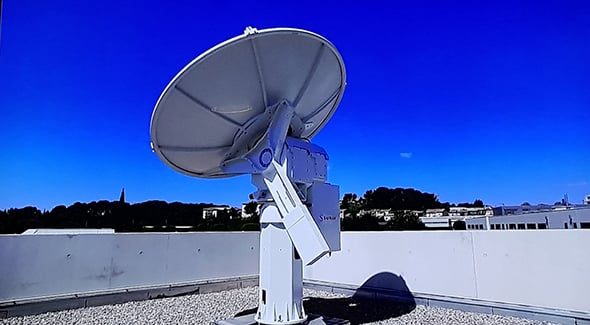 La station TT&C offerte par l'équipementier français Zodiac Data Systems, est installée sur le toit du Centre spatial universitaire de Montpellier