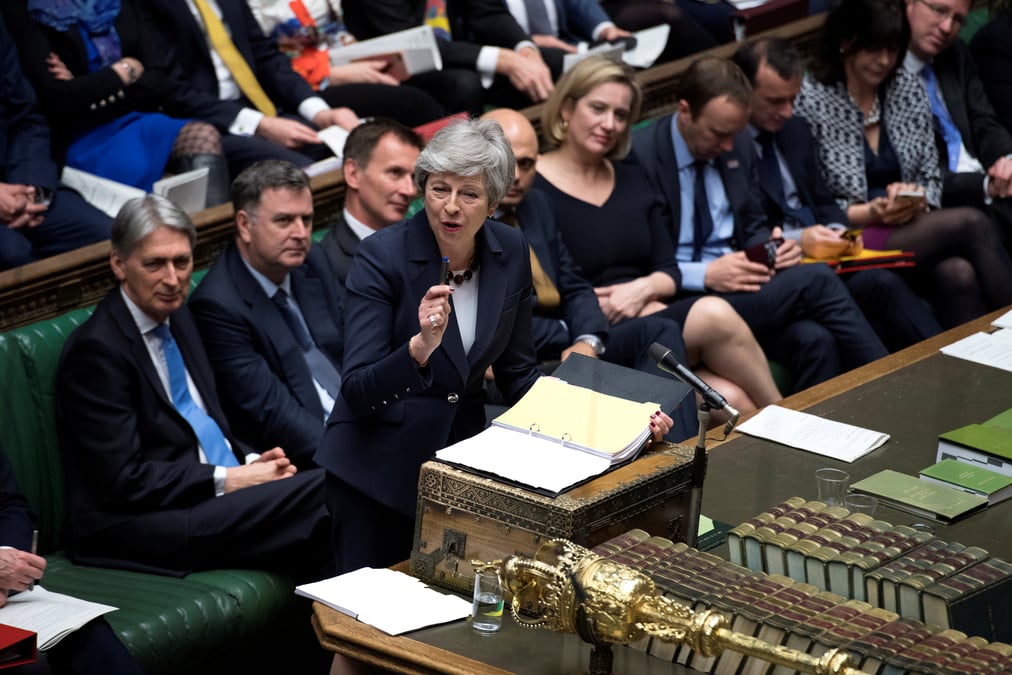 Brexit: le parlement prend la main, may met sa demission dans la balance