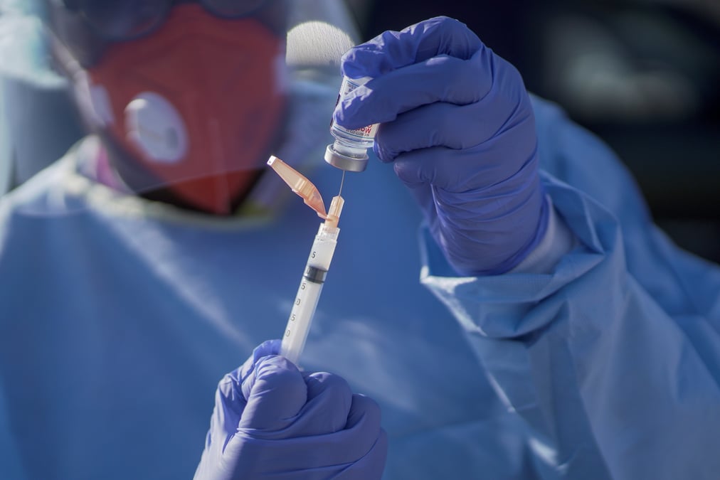 France: les 1eres doses du vaccin moderna livrees lundi, annonce le ministere de la sante