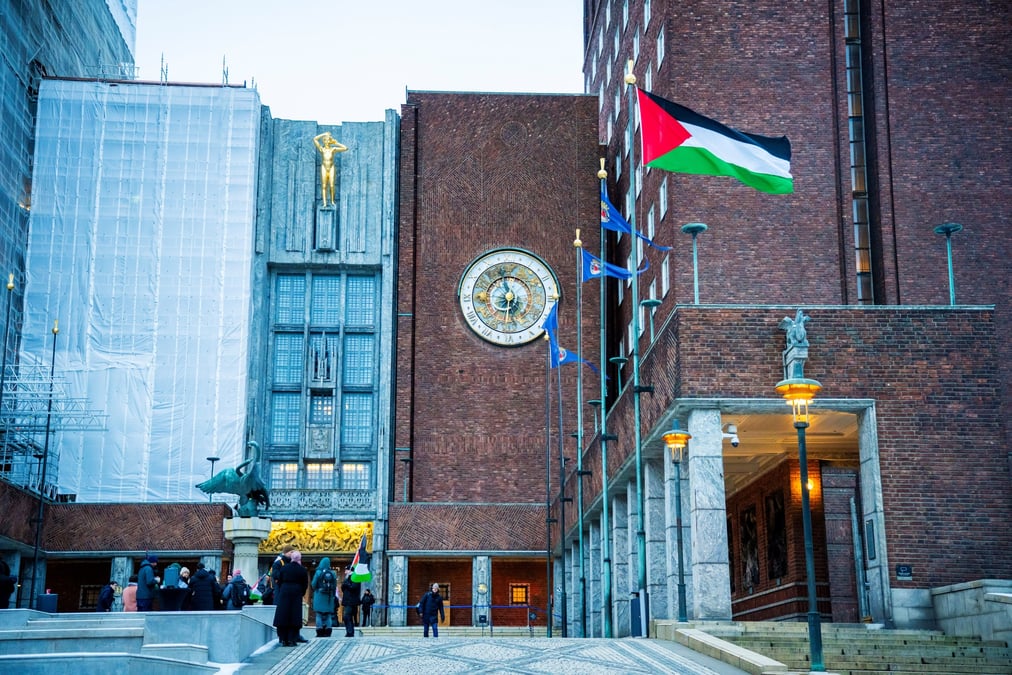 Photo d'archives: le drapeau palestinien dans la cour de l'hotel de ville d'oslo