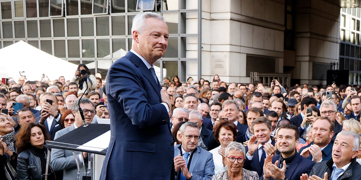 Bruno Le Maire, lors de son discours de remerciements, jeudi à Bercy. Selon lui, limiter le déficit à 3 % en 2027 est encore possible.