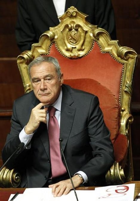 Le parti de Berlusconi s'en prend au président du Sénat italien