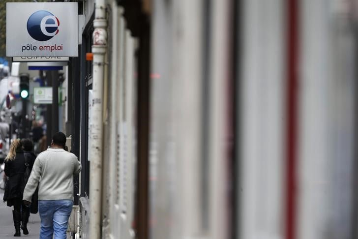 En france, la hausse de l'emploi interimaire freine mais reste solide