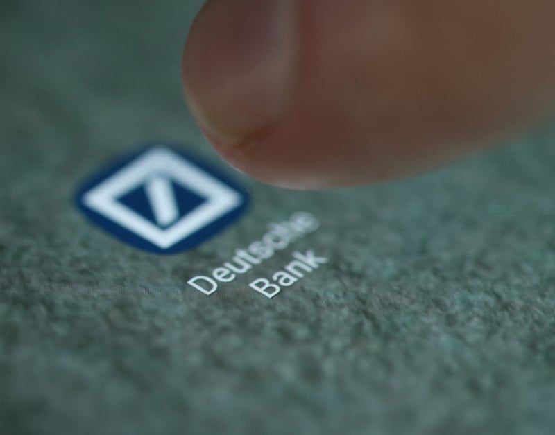 Deutsche bank doit re-examiner 20.000 dossiers de clients