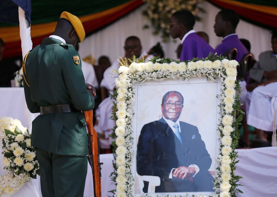 Zimbabwe: l'ancien president robert mugabe inhume dans son village natal