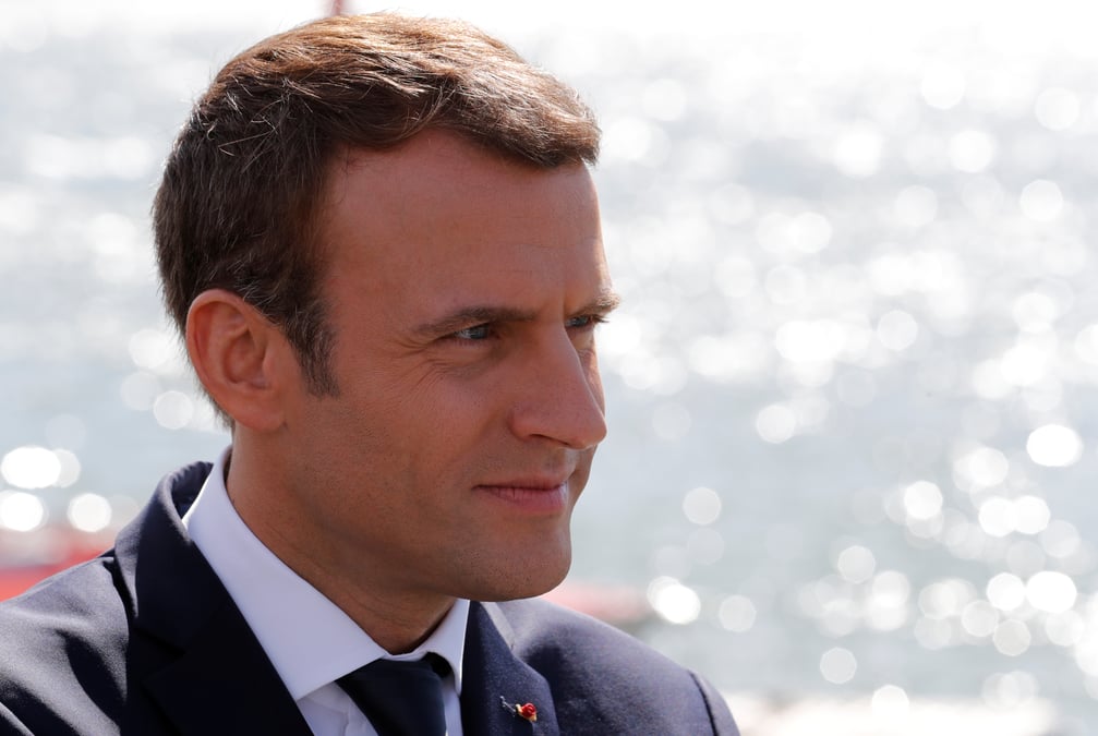 Macron cherche des allies a l'est pour durcir le travail detache