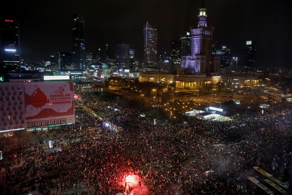 Pologne: vaste manifestation pour le droit a l'avortement a varsovie