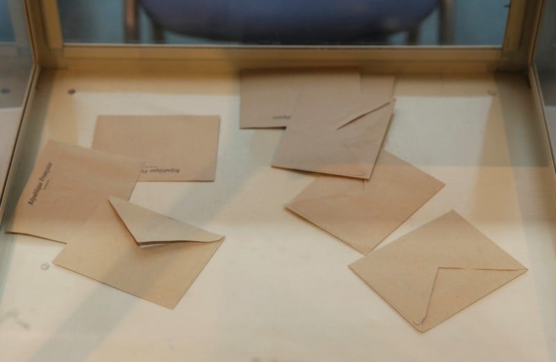 L'opposition taxe le gouvernement de deni