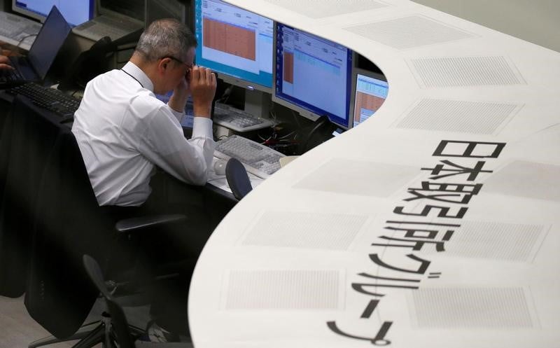La bourse de tokyo termine en hausse