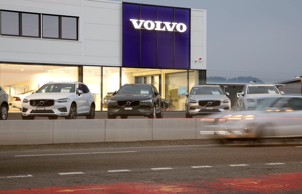 La guerre commerciale conduit volvo cars a reduire ses couts