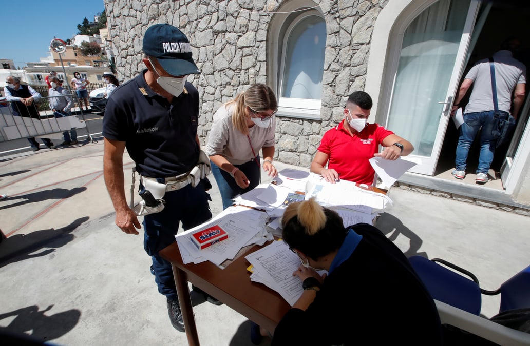Le bilan quotidien du coronavirus recule a 130 deces supplementaires en italie