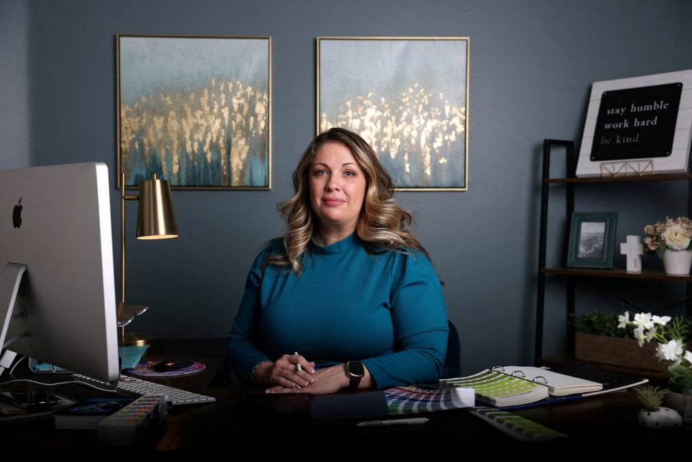 La designer web lorie smith a littleton, colorado, aux etats-unis