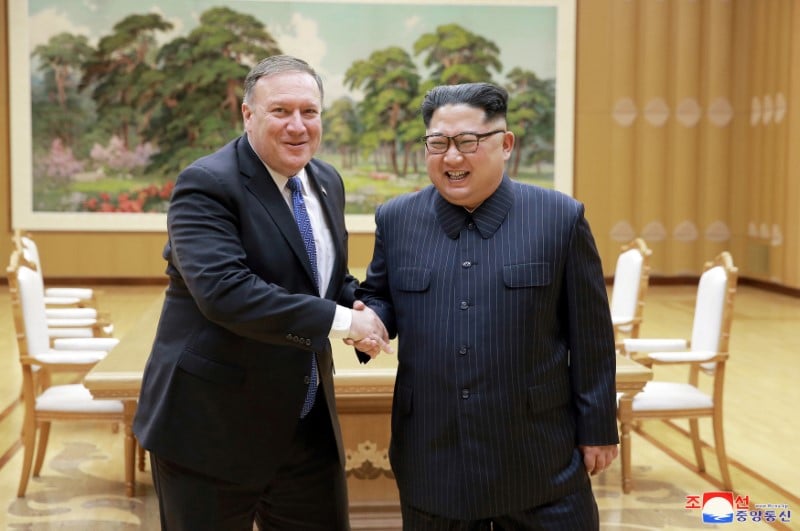 Kim jong-un a amnistie les trois detenus americains de pyongyang