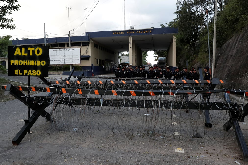 Nouvelle "caravane" de migrants honduriens en route vers le mexique