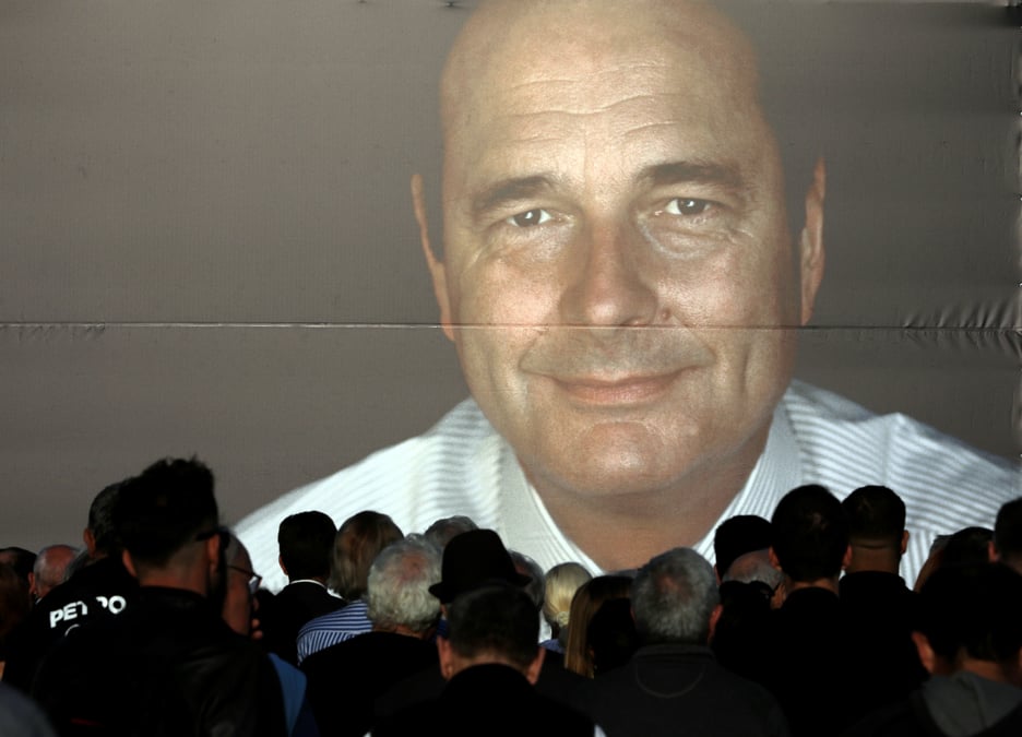 Chirac au cote du general de gaulle au pantheon de la ve, selon un sondage ifop