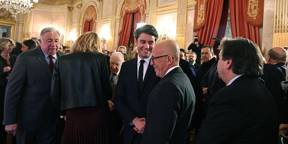 Le Premier ministre avec Éric Ciotti et Gérard Larcher (à gauche) à l’Assemblée nationale, le 16 janvier.