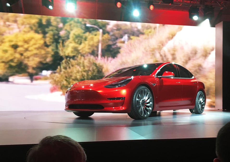 Tesla a leve 1,46 milliard de dollars pour le model 3