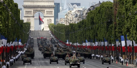 14 juillet: 11.000 policiers et un drone mobilises a paris