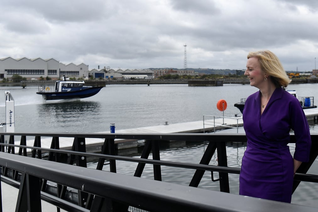 Grande-bretagne: liz truss toujours favorite dans la course au poste de premier ministre