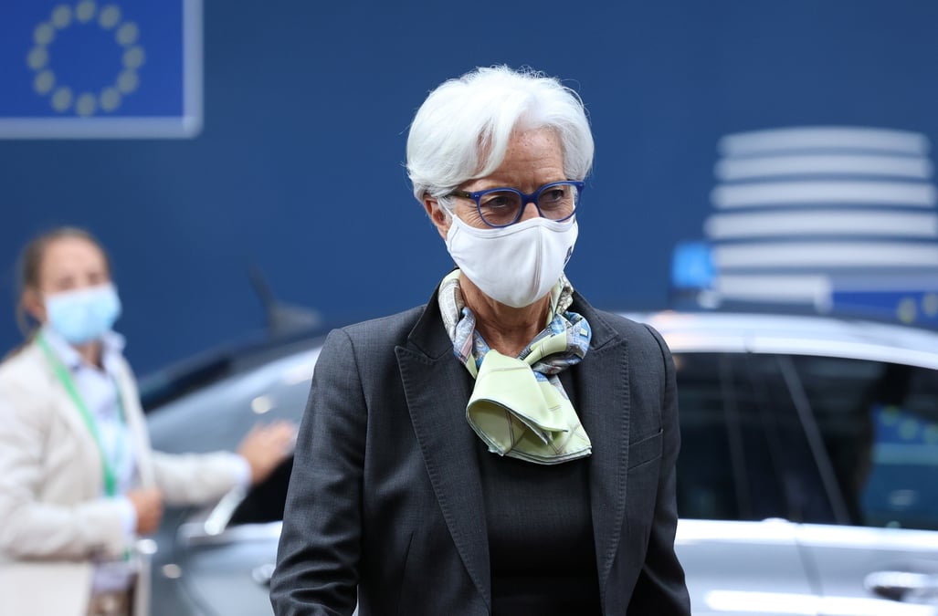 Les mutations du virus sont un risque pour la reprise europeenne, dit lagarde