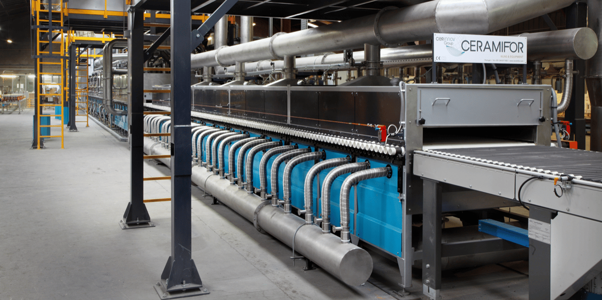 L'entreprise conçoit et fabrique des fours de traitement thermique pour les industriels de la céramique et du verre, son coeur de métier.