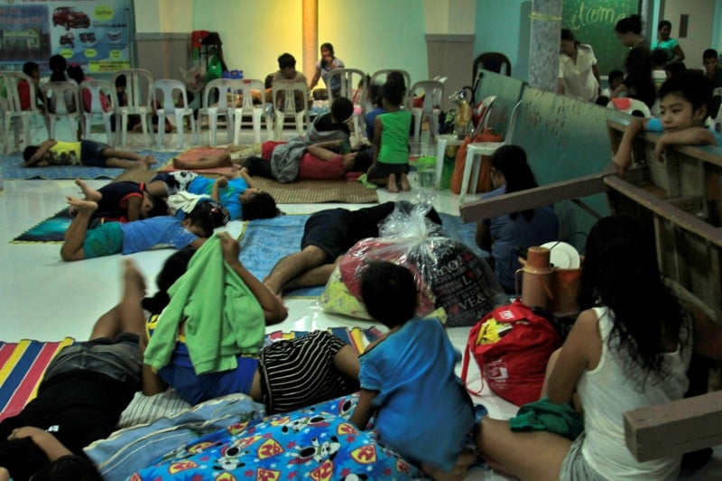 Le typhon nock-ten se renforce a l'approche des philippines