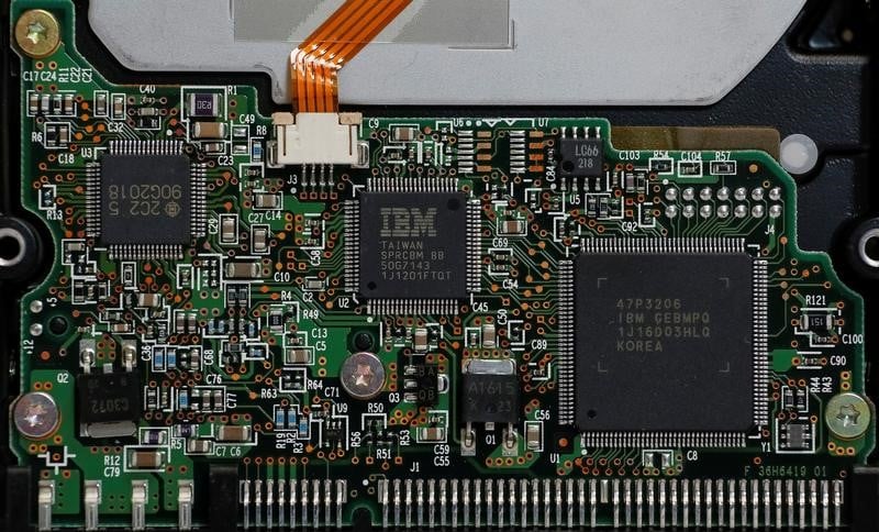 Le ca du 4e trimestre d'ibm baisse encore mais est meilleur que prevu