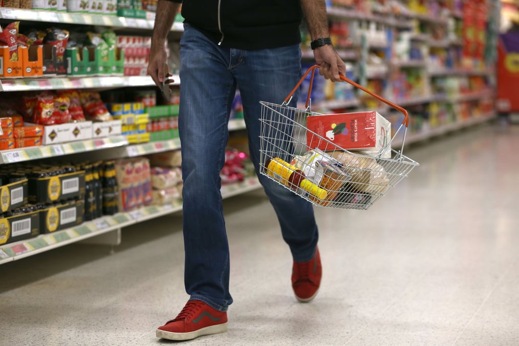 Grande-bretagne: ventes au detail plombees par moins d'achats alimentaires