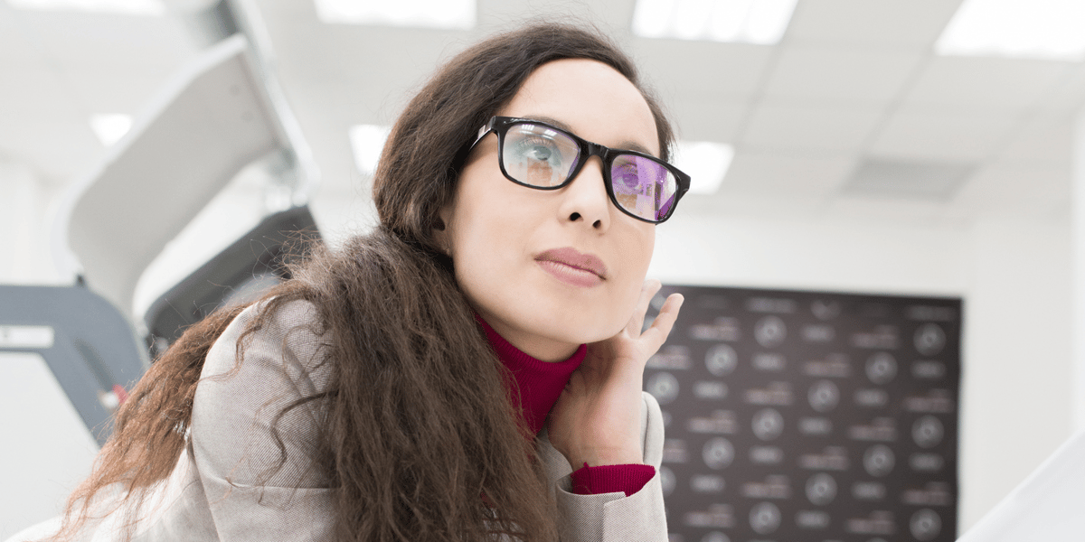 Manageuse dans son bureau