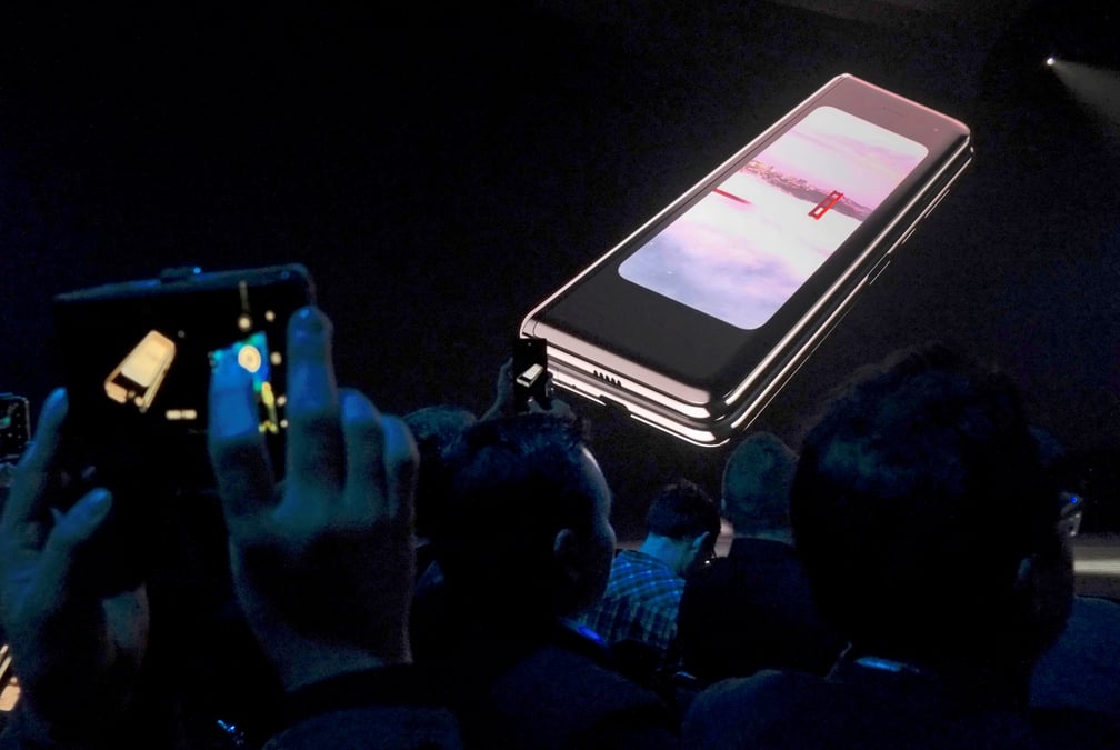 Le smartphone pliable de samsung en vente vendredi en coree du sud
